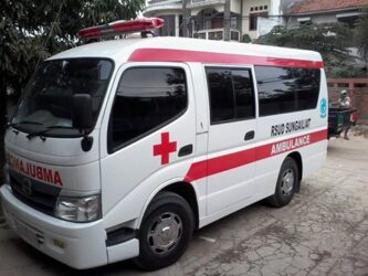 Mobil Ambulance Pelayanan Masyarakat